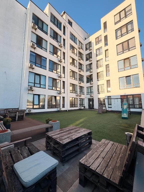 Boho Apartment & Balcony with Sunset View фото 4