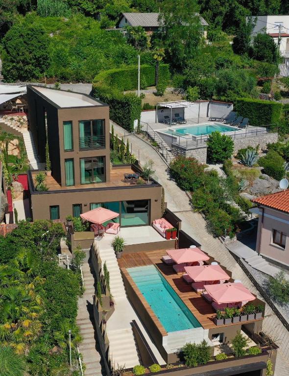 IBoutique Luxury Villa with Heated Pool