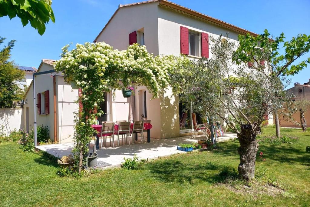 Villa Fresca, Piscine, Climatisation intégrale et Grand Billard, Pétanque pour séjour inoubliable entre Amis