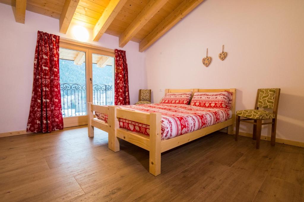 A bed or beds in a room at Olimpic Hostel