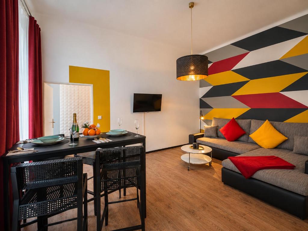 Apartment for 4 with Kitchen near Naschmarkt & U4 Metro