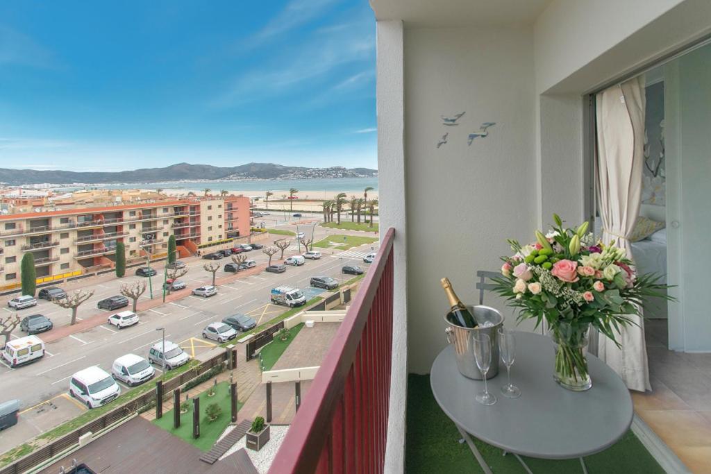 WELCS Estudio 421 EMP con balcon frente al mar