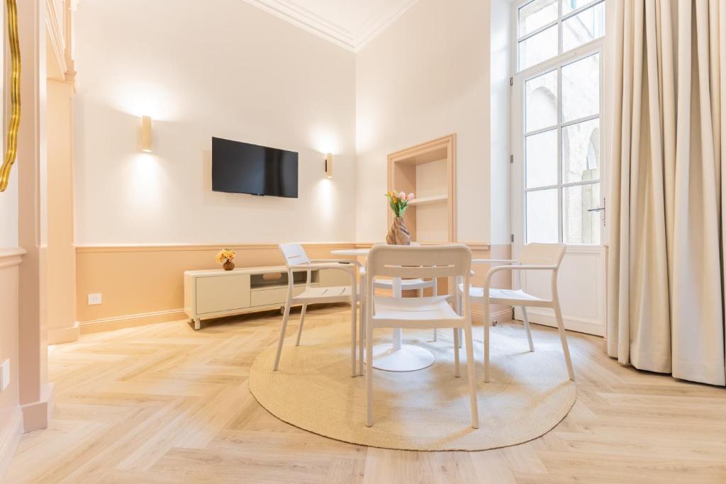 Magnifique Appartement avec Clim & Patio au coeur des Chartrons