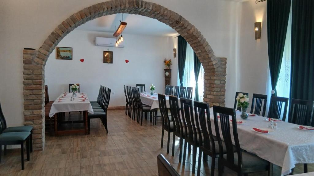 Gallery image of Taraški raj in Taraš