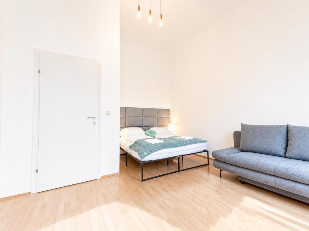 Spacious Private Rooms in a Shared Apartment in Vienna