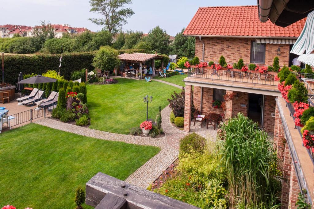 Vonkajšia záhrada v ubytovaní Villa Mare Apartamenty