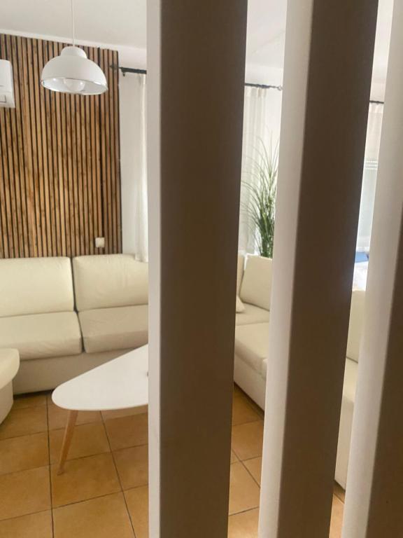 Nr1 White appartment w Luxury BA between Train St. and DT