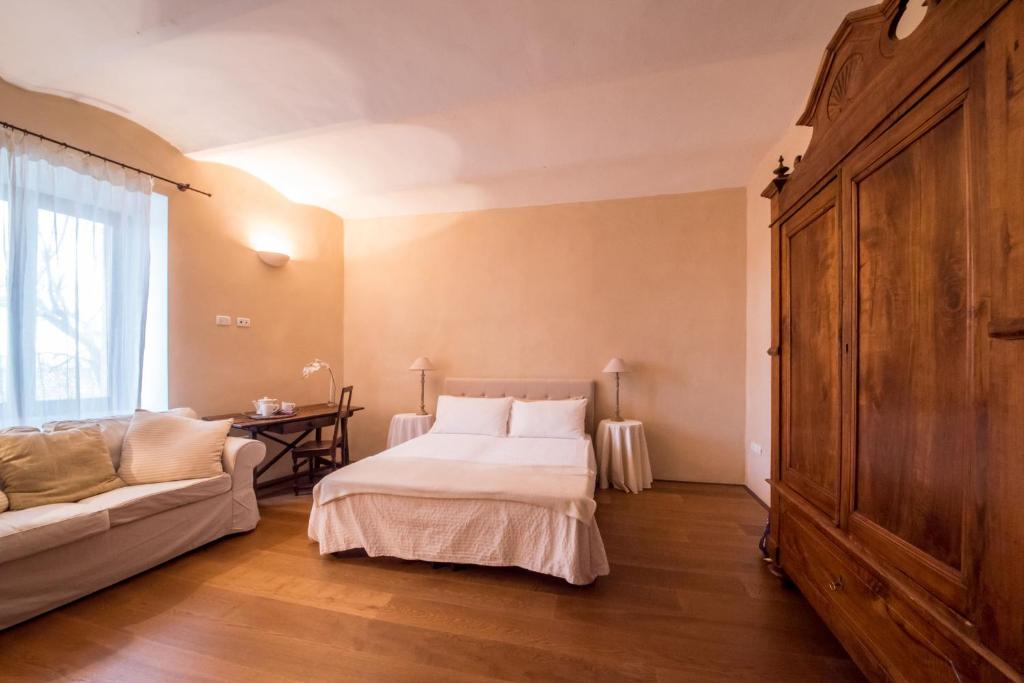 Cama ou camas em um quarto em B&B La Zuppa Inglese