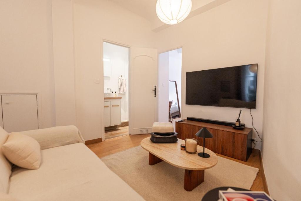 Appartement, 2 pièces Traversant, Balcon, Cannes & Forville & Suquet
