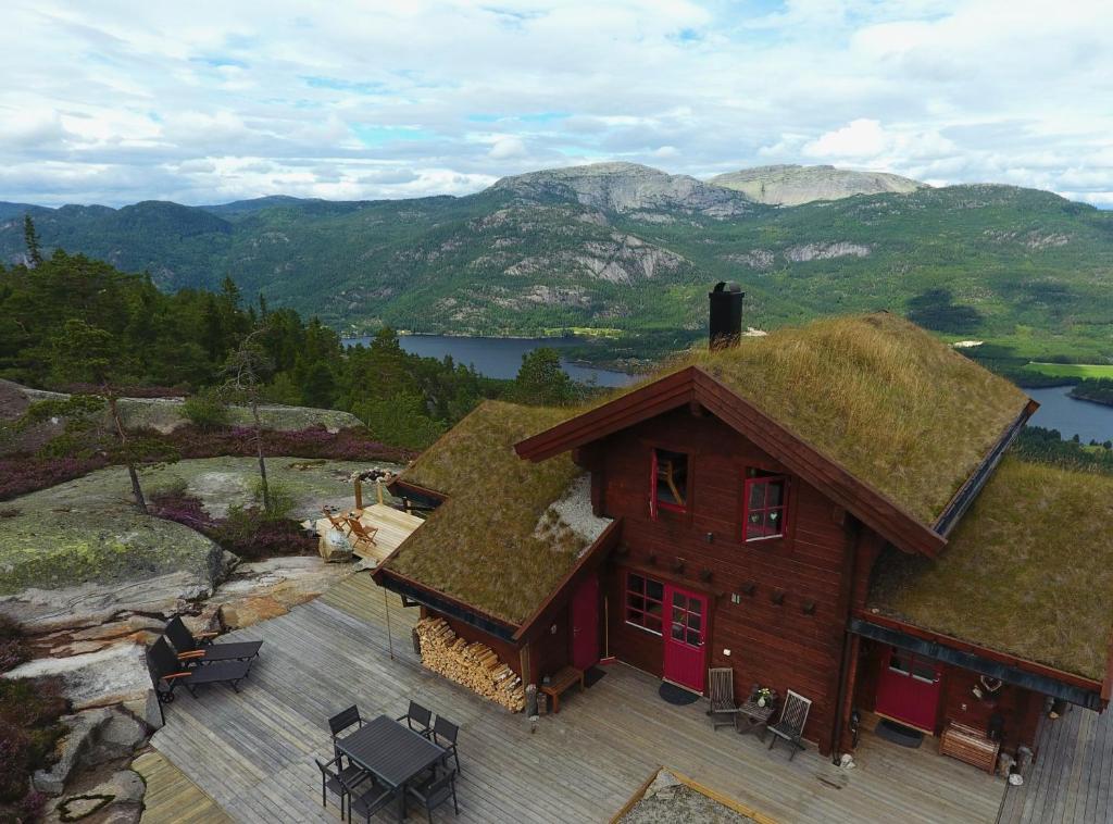 an overhead view of a house with a grass roof at Weitblicken - Cosy Holiday Home with stunning views in Vradal