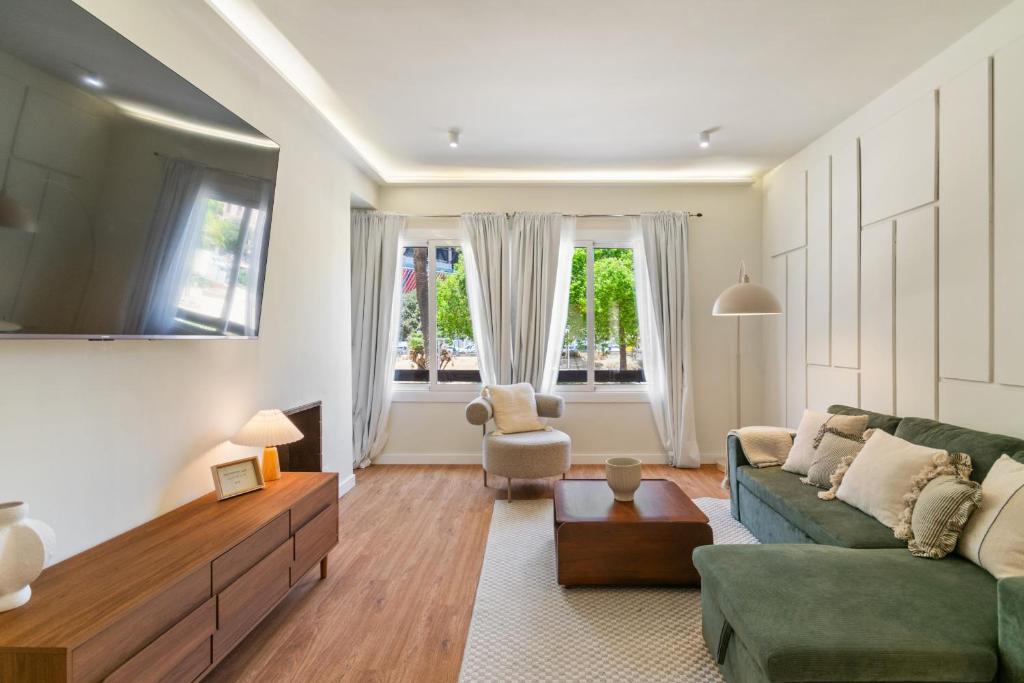 Barcelona Stadium Signature Apartment