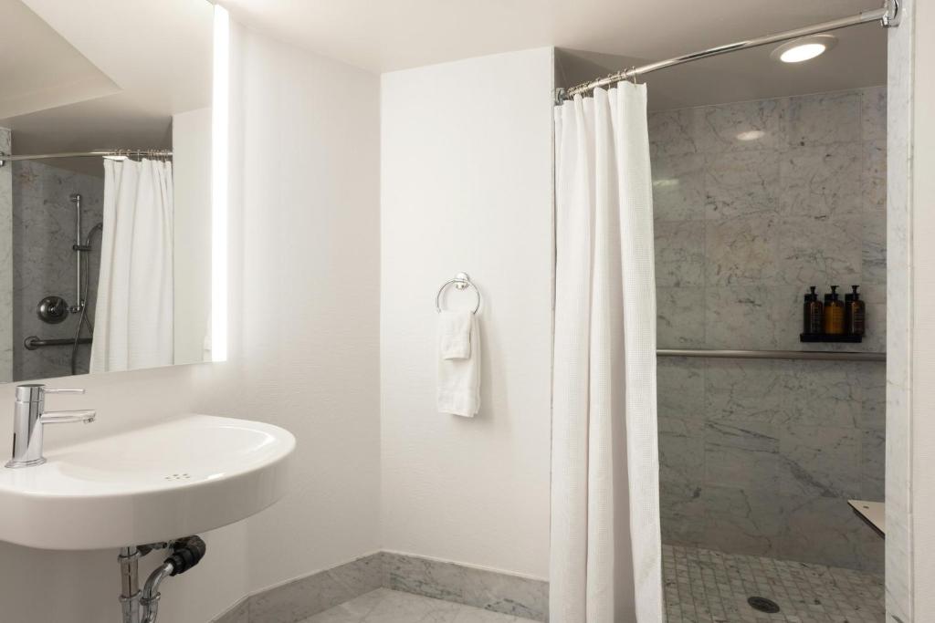 Hotel Murano - 