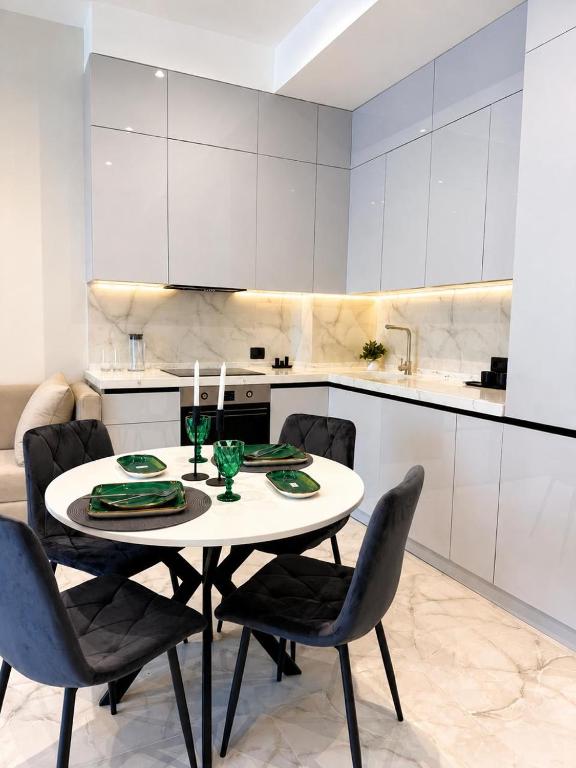 امکانات Sea Breeze Apartments - تصویر ۴