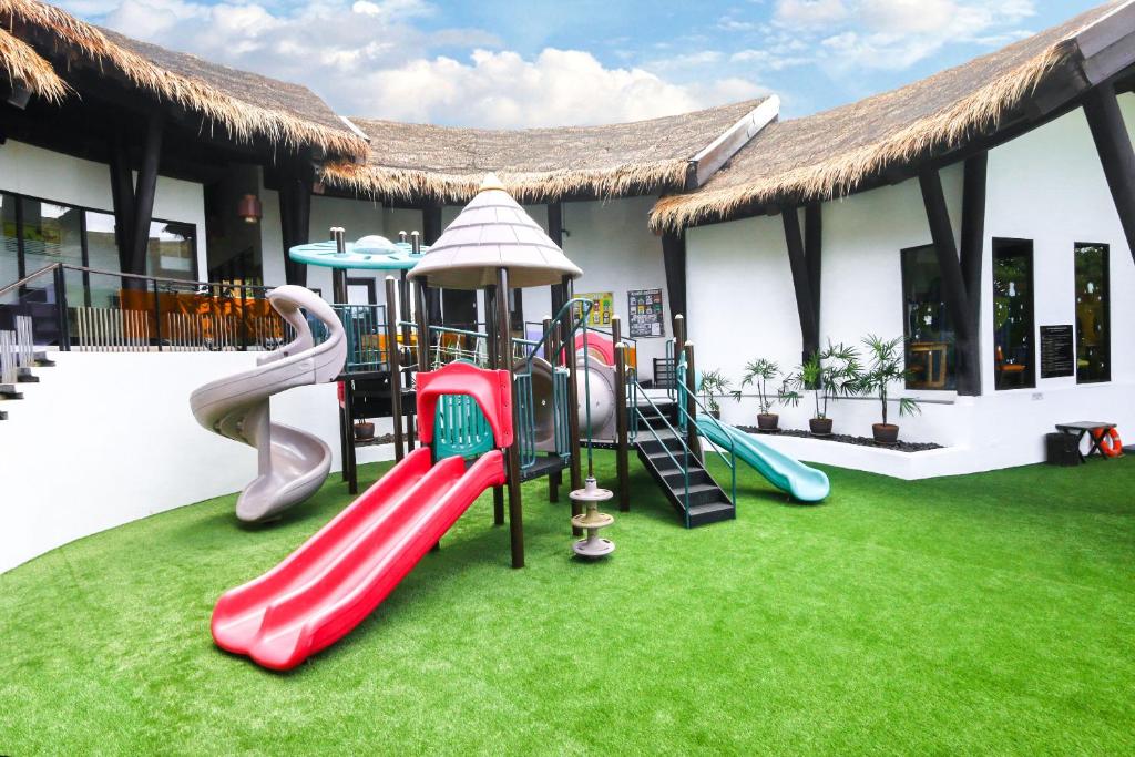 Herní místnost nebo prostor pro děti v ubytování The Vijitt Resort Phuket - SHA Extra Plus
