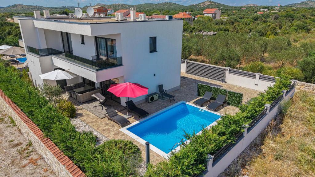 Holiday house with a swimming pool Bogdanovici, Sibenik - 27885