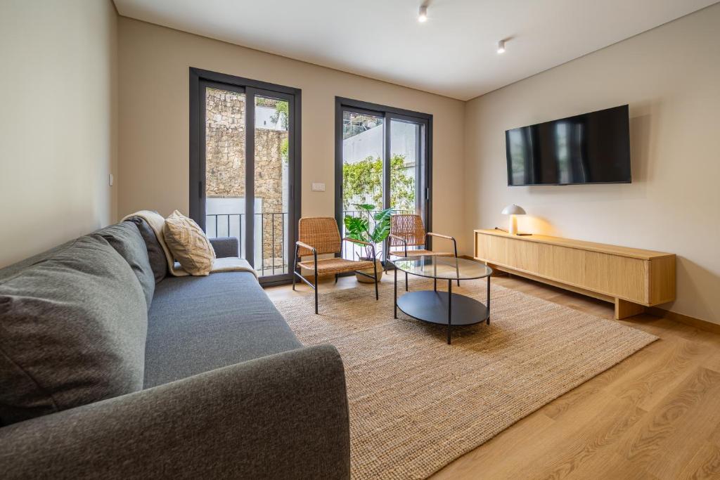 Cozy apartment with parking and garden