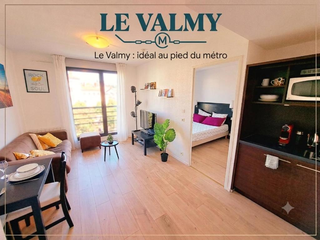 Le Valmy, T2 équipé au pied du métro