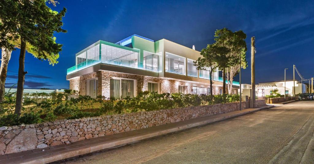a house on the side of a road at Perla Saracena Hotel & Restaurant in Salve
