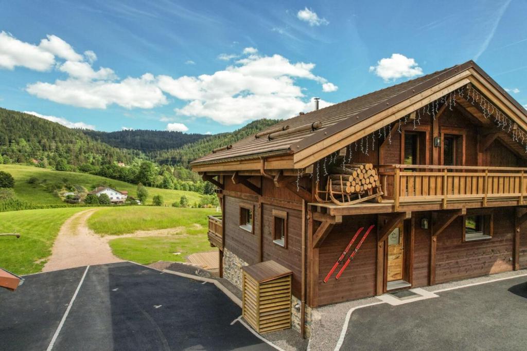 Chalet Marcel Luxury Chalet with Hot Tub Sauna & Forest Setting