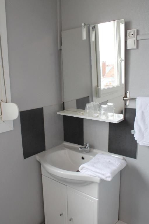 Hôtel De Normandie - Budget Single Room