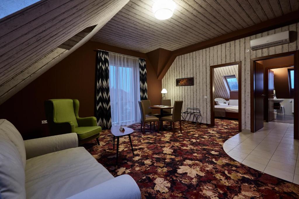 Posedenie v ubytovaní Hotel Lajta Park