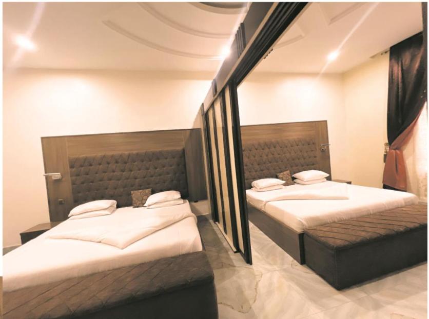 CRISPAN SUITES & EVENT CENTRE - 