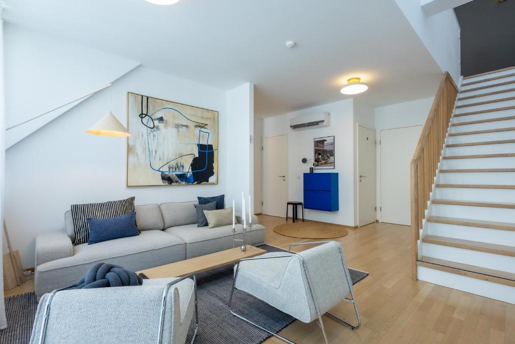 Dachgeschoss-Maisonette mit Terrasse am Karlsplatz