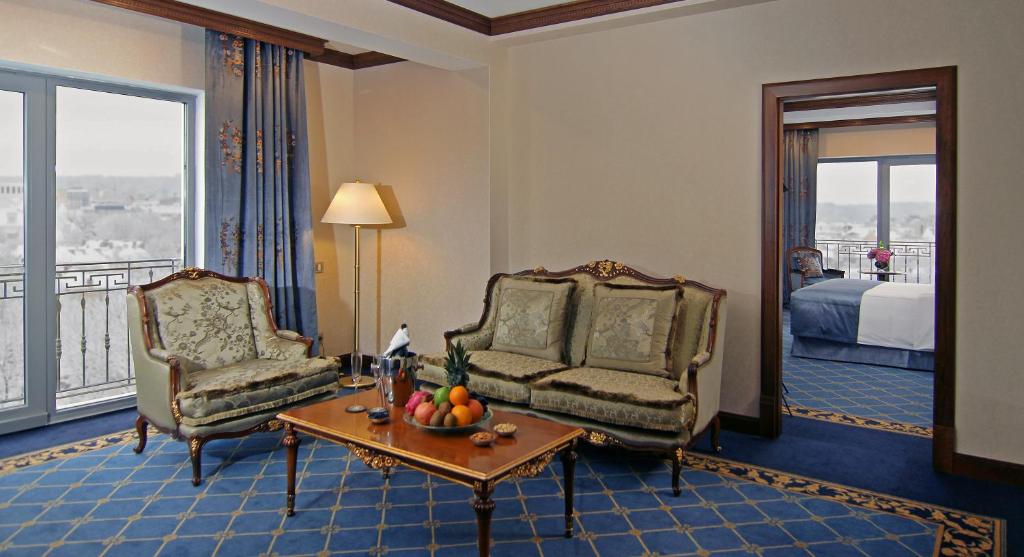 Posezení v ubytování Orion Hotel Bishkek