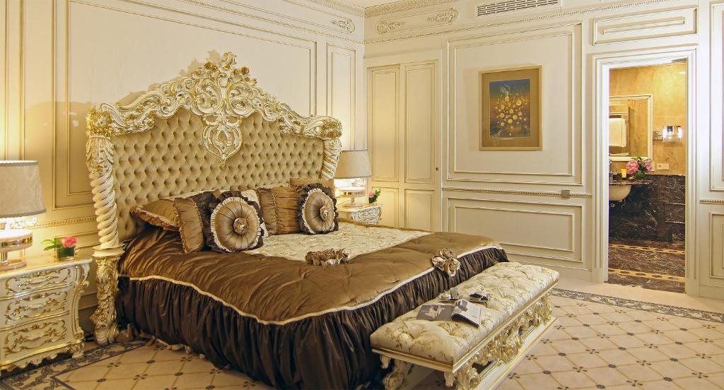 Postel nebo postele na pokoji v ubytování Orion Hotel Bishkek