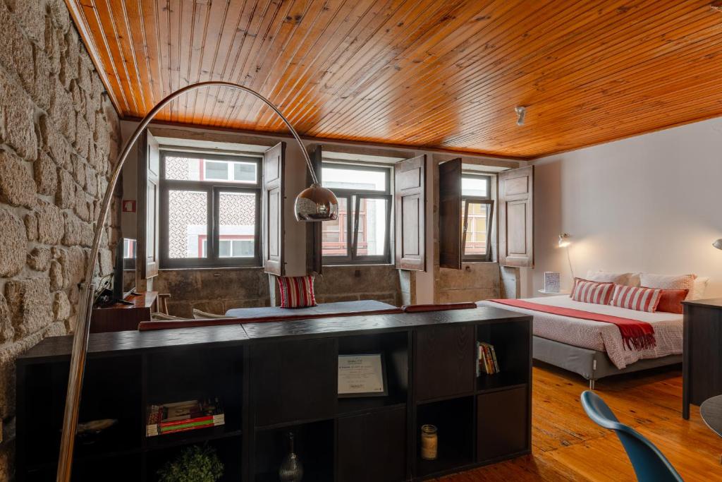 Charming Ribeira Apartment 328 feet Douro River Unesco