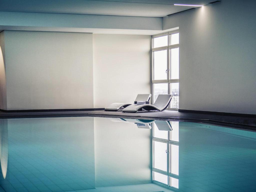 Piscina a Mercure Hotel Lüdenscheid o a prop