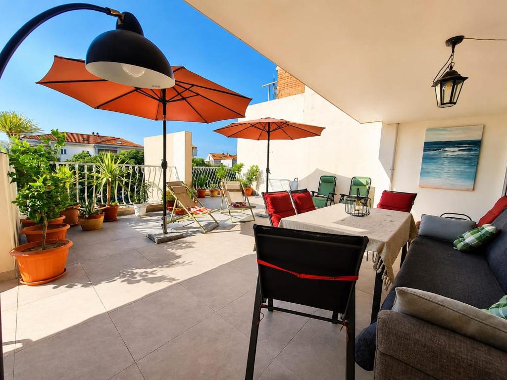 Beach Terrace Apartment Znjan, Split