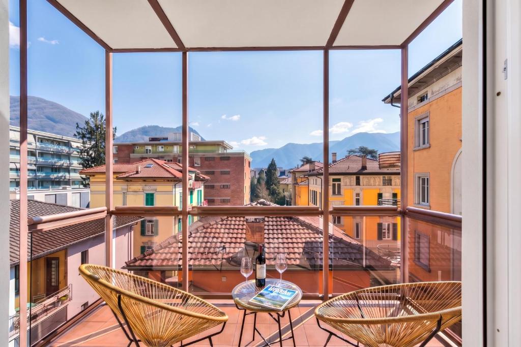 Casa Berna - Balcony Apt with Mountain Views - Happy Rentals
