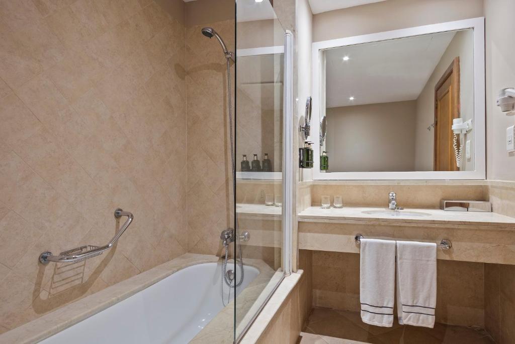 Meliá Villaitana - Suite Junior (2 Adults + 2 Kids)