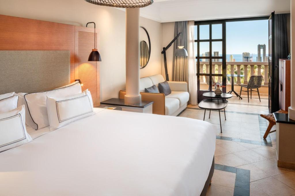 Meliá Villaitana - The Level Premium Room Skyline View