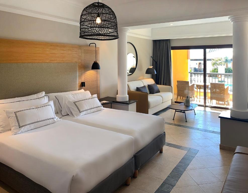 Meliá Villaitana - The Level Family Room