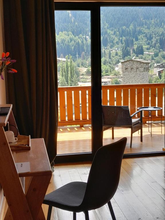 En generel udsigt til bjerge eller udsigt til bjerge taget fra hotellet