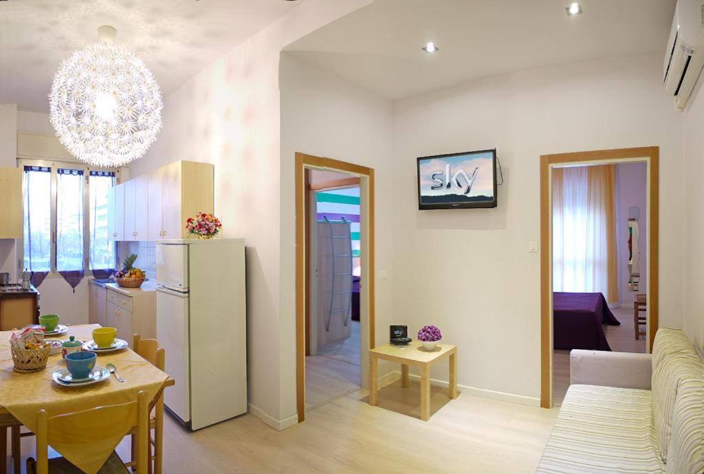 TV a/nebo společenská místnost v ubytování Hotel Germania