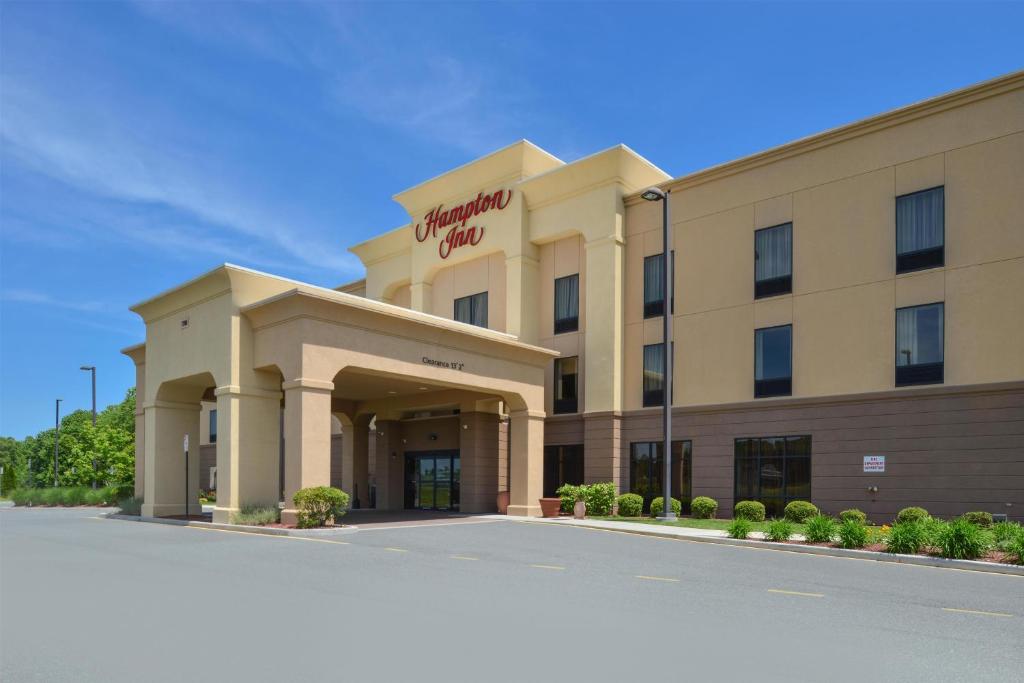 a rendering of the front of a hotel at Hampton Inn Milford in Milford