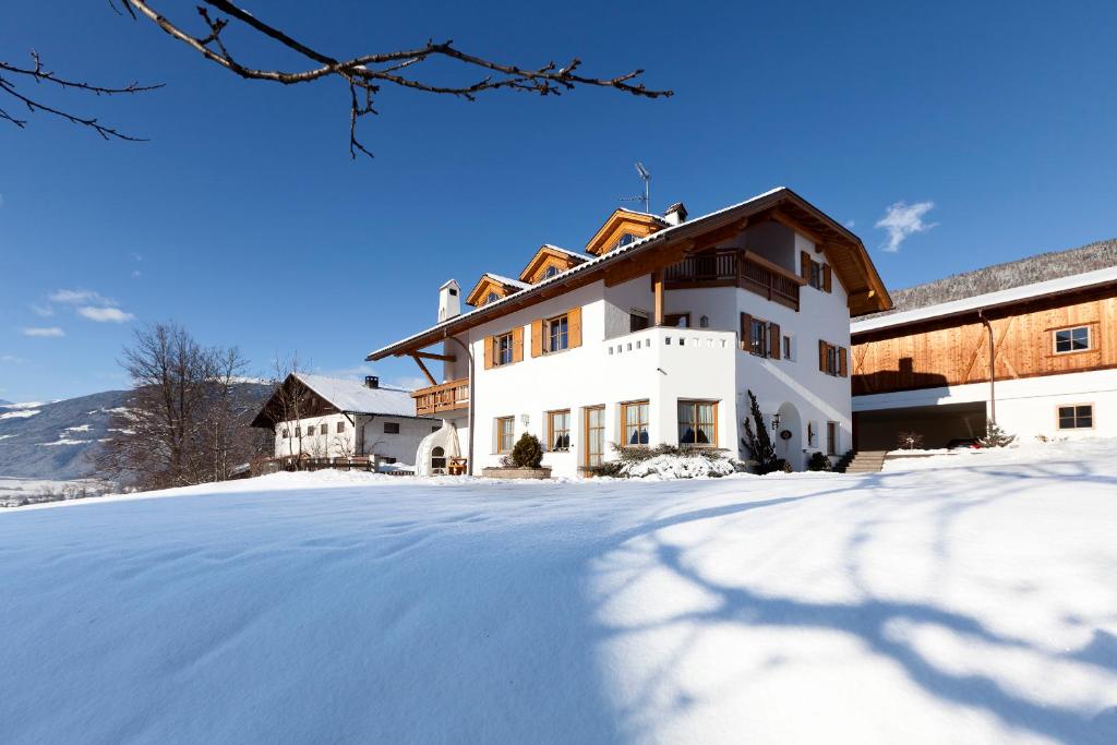 Obiekt Appartement Huber zimą