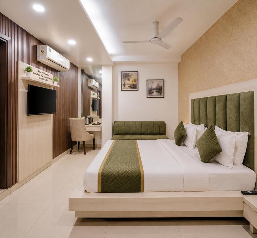 تصویر اتاق‌های Hotel 7th Heaven - Newly Built Best Couple-Friendly Hotel in Delhi - تصویر ۲
