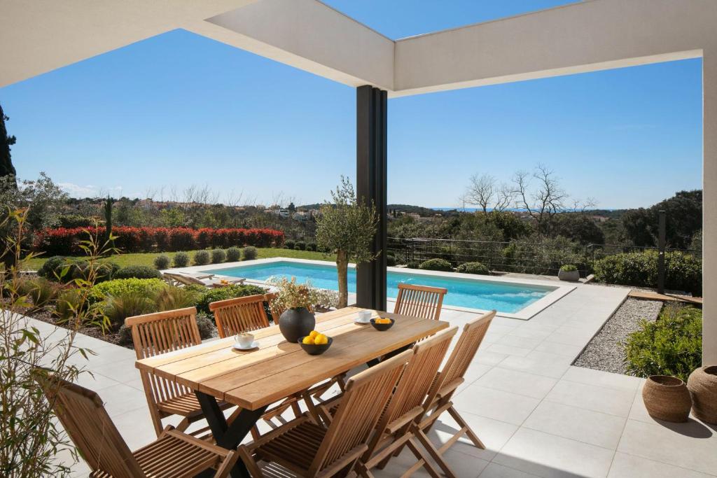 Villa Sealine - Pool & Garden