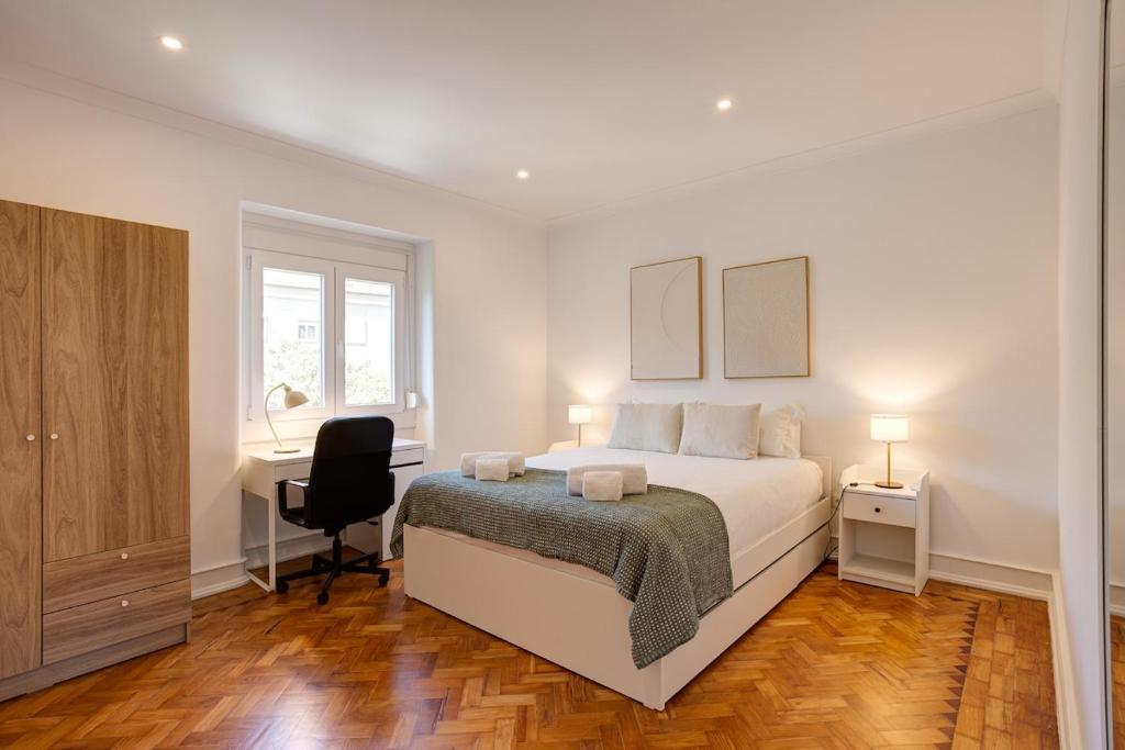 Spacious Tailor Made Flat with AC in Areeiro