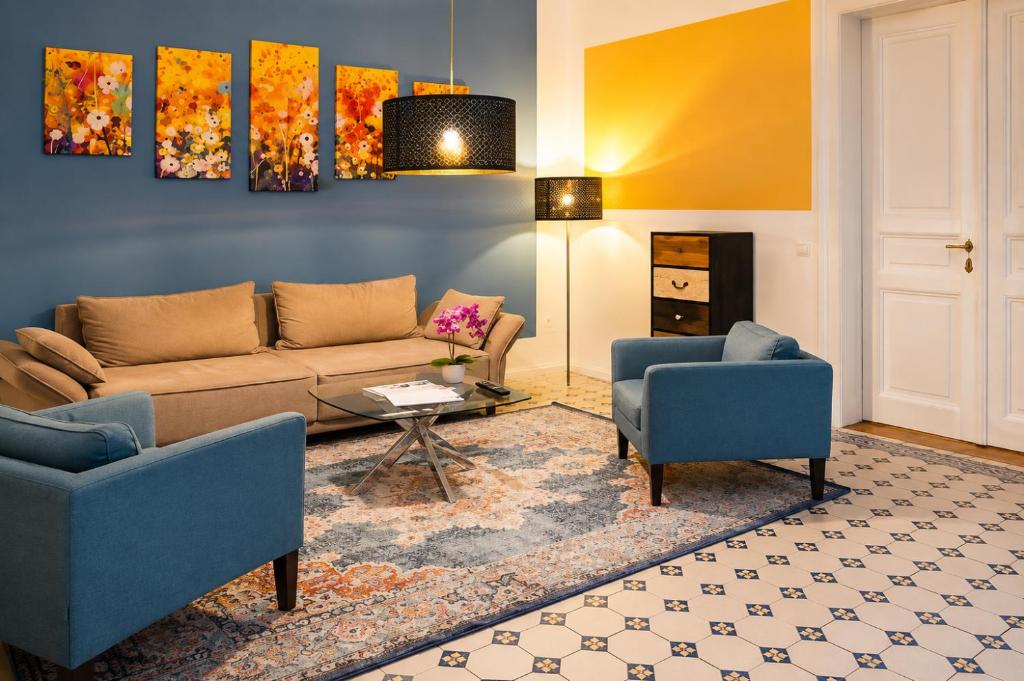 Spacious Apartment for 4 near Ringstrasse & Metro U2