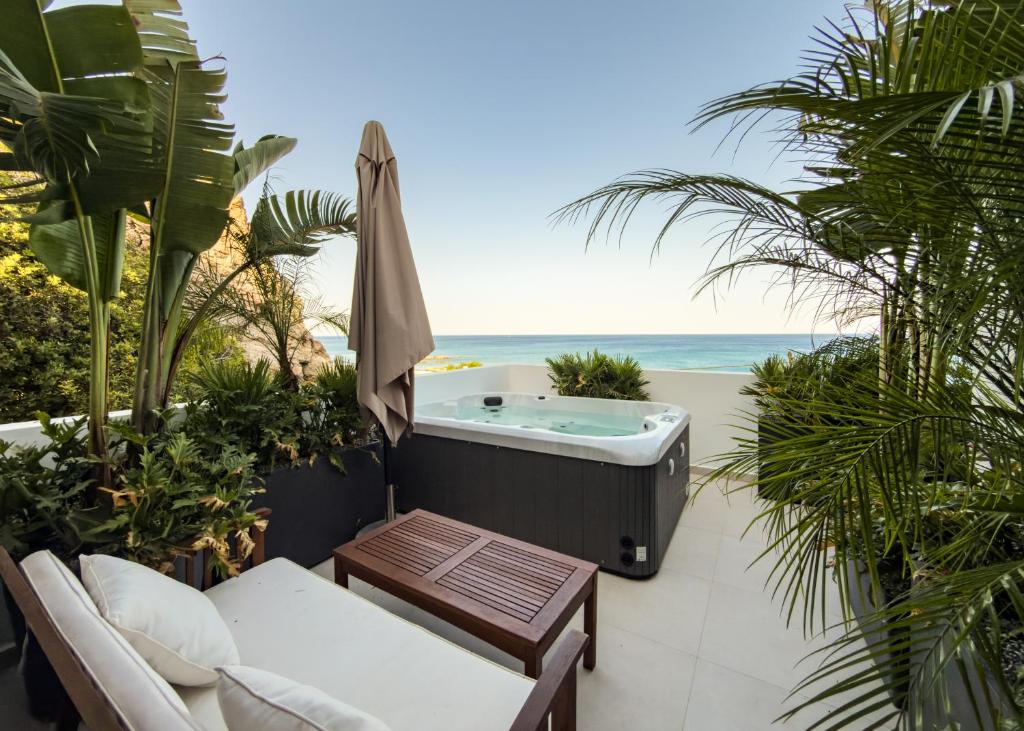 Aiolos Suites