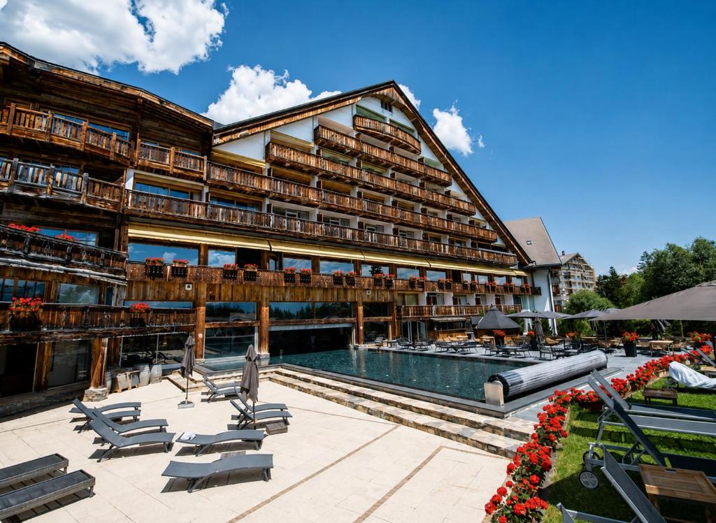Studio with a swimming pool in Crans-Montana