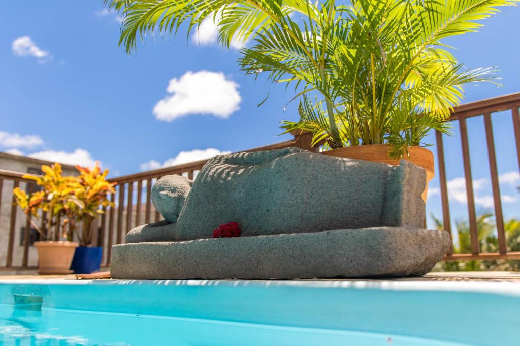 Bazén v ubytování Blue Lagoon Villa nebo v jeho okolí