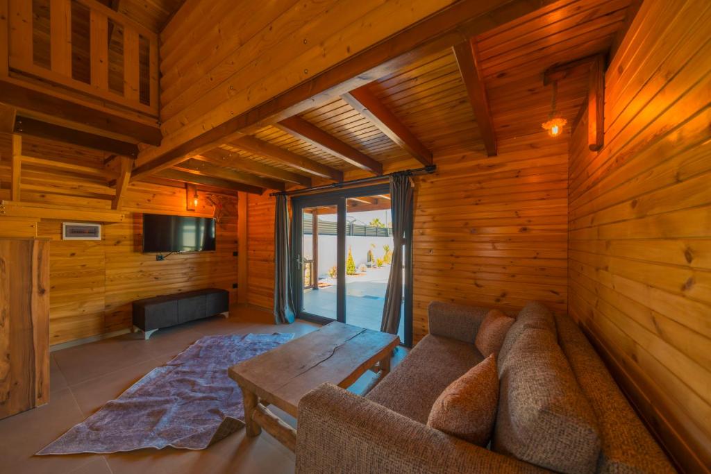 Sapanca Göldibi Suit Bungalov - Vierpersoonskamer Met Gedeelde Badkamer