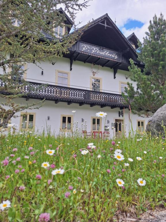 Um jardim em Ferienwohnung Ausblick mit Balkon im Ski- und Wandergebiet