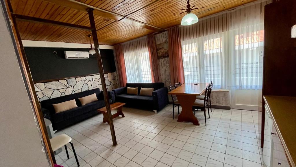 فضای داخلی Delphin Apart Hotel در آنتالیا - تصویر ۳